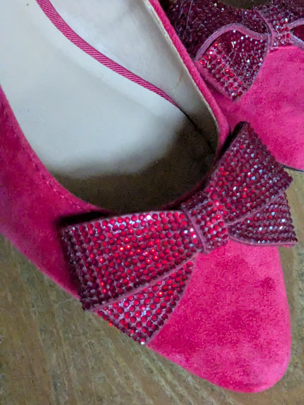 Talbots Cherry Red Suede Pointed-Toe Flats with Embellished Bow Size 6